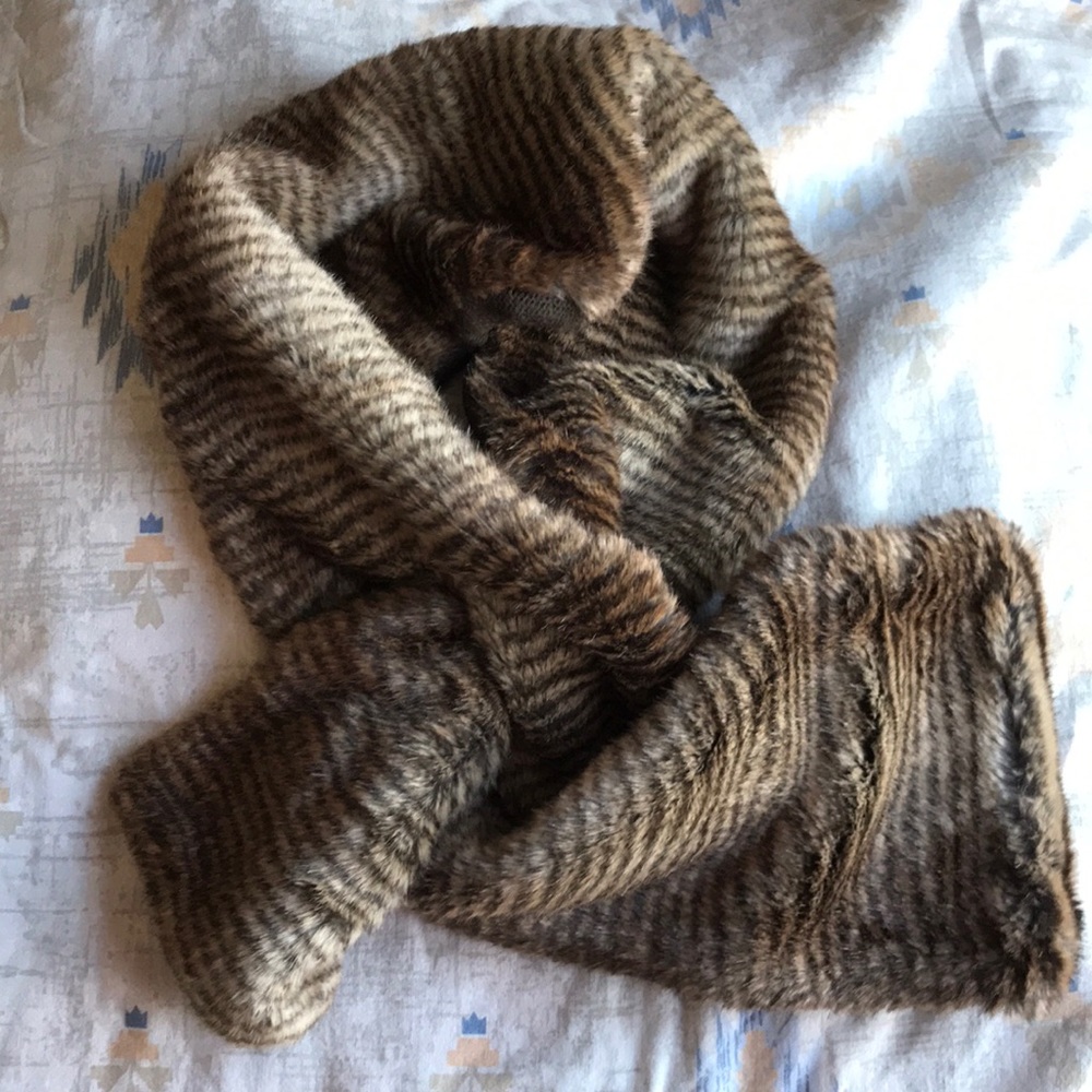 Fur scarf NWT
